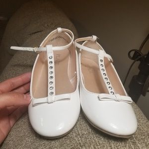 2 pairs White and golden shoes Big Girls